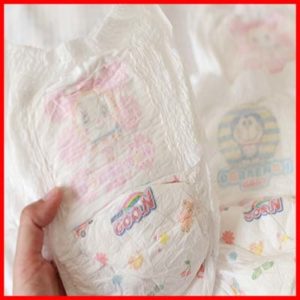 GOO.N Mommy Kiss Premium Diaper Pants Demo 8
