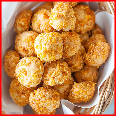 9. Crunchy Cornflakes Naddough Biskut